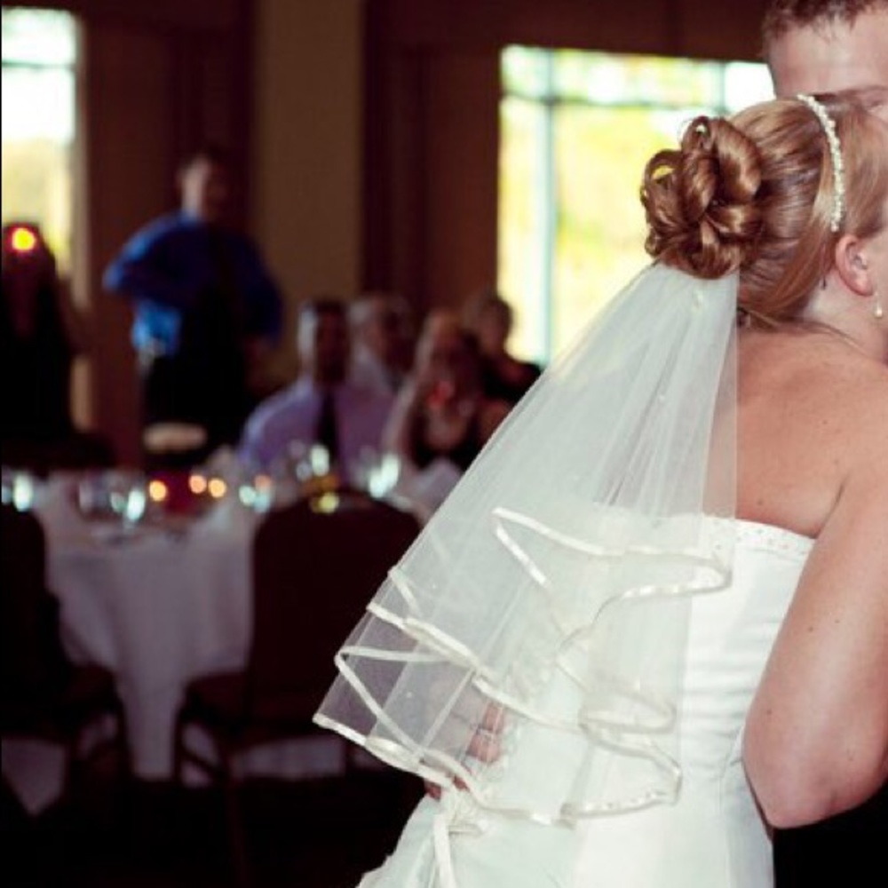 Two Tier Ivory Veil
